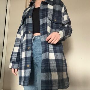 Banana Republic blue & white oversized plaid fleece flannel shirt pockets